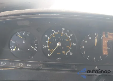 1983 Mercedes-Benz 240 D z USA, uszkodzony, nr VIN WDBAB23AXDB401174